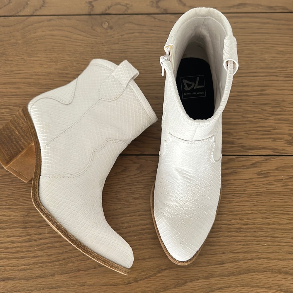 Boots - Picture 5 of 10